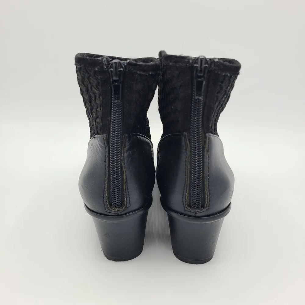 Lori Goldstein Collection Clemence Bootie Mesh Sock Detail Black Leather 6.5